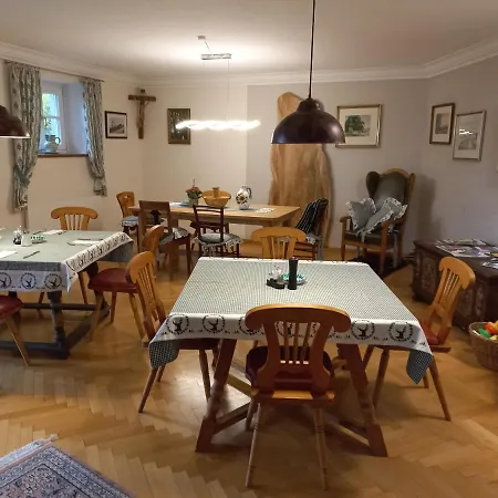 Guest house Attersee Gartenvilla Nussdorf am Attersee