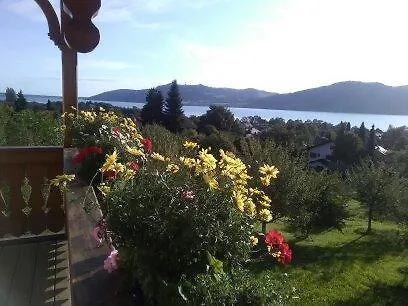 Guest house Attersee Gartenvilla