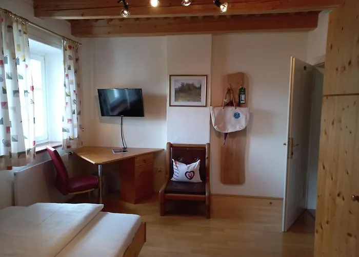 Attersee Gartenvilla